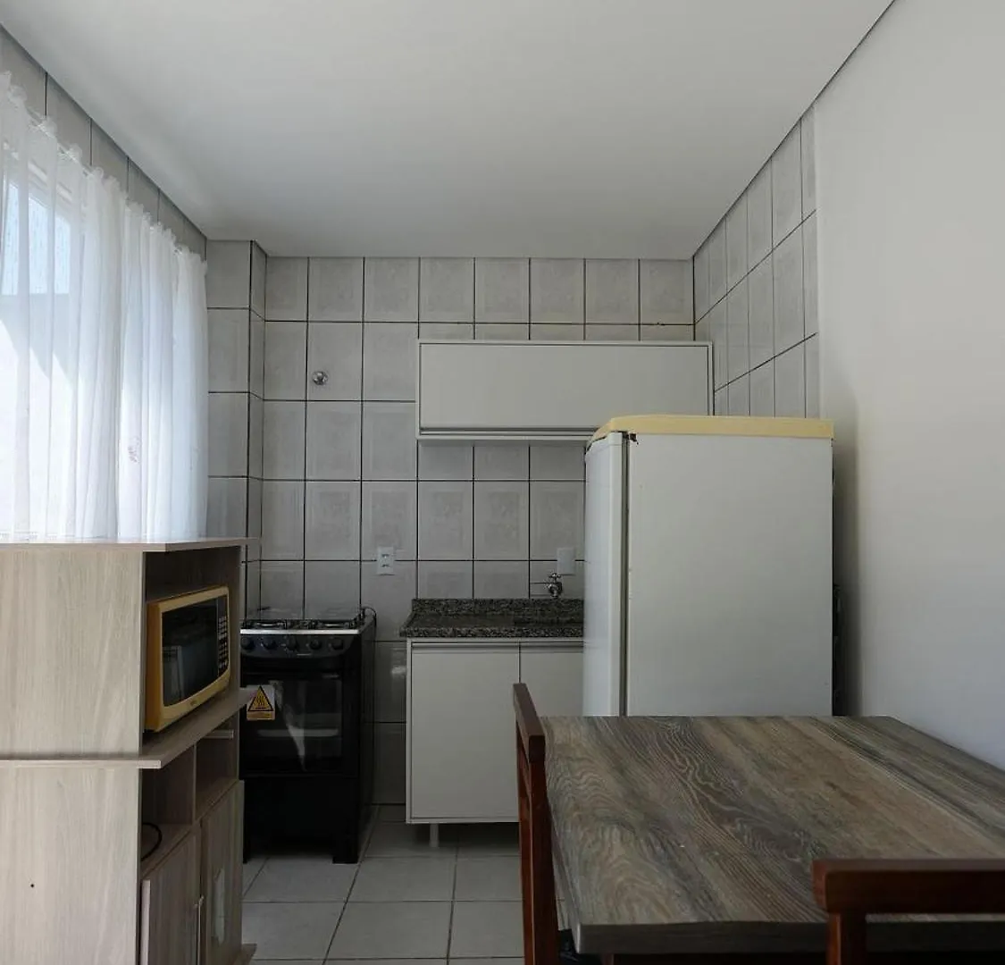Residencial Adolfo - Mestre Naro Bombinhas 0*,