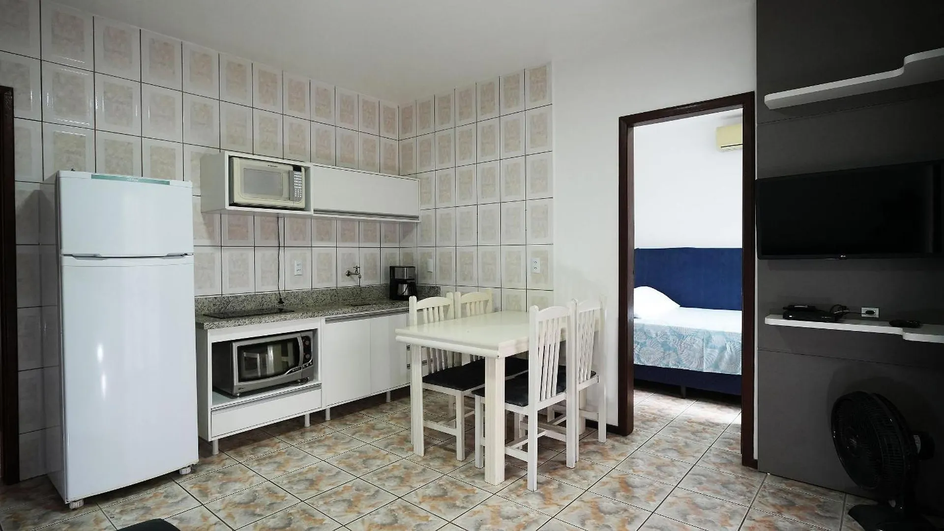 Residencial Adolfo - Mestre Naro Bombinhas