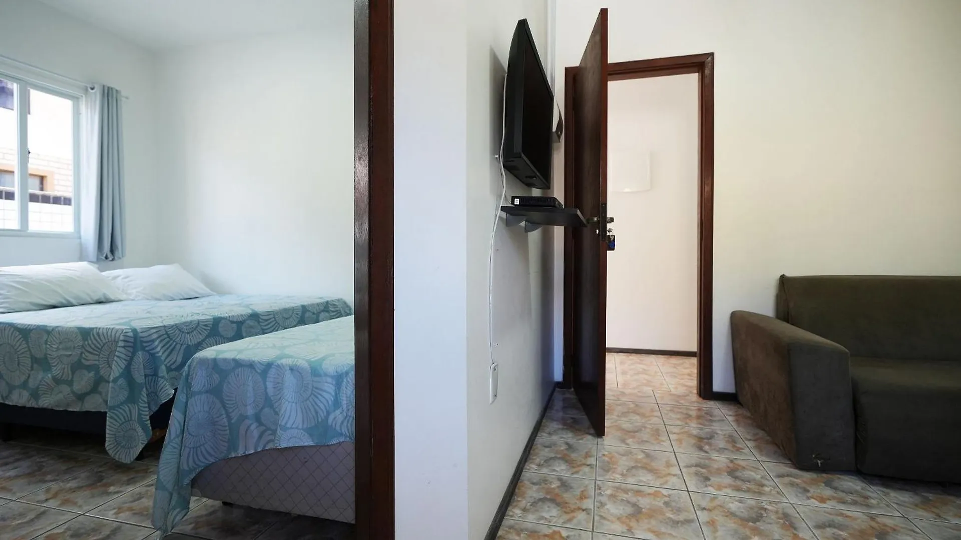 Residencial Adolfo - Mestre Naro Bombinhas Lägenhet